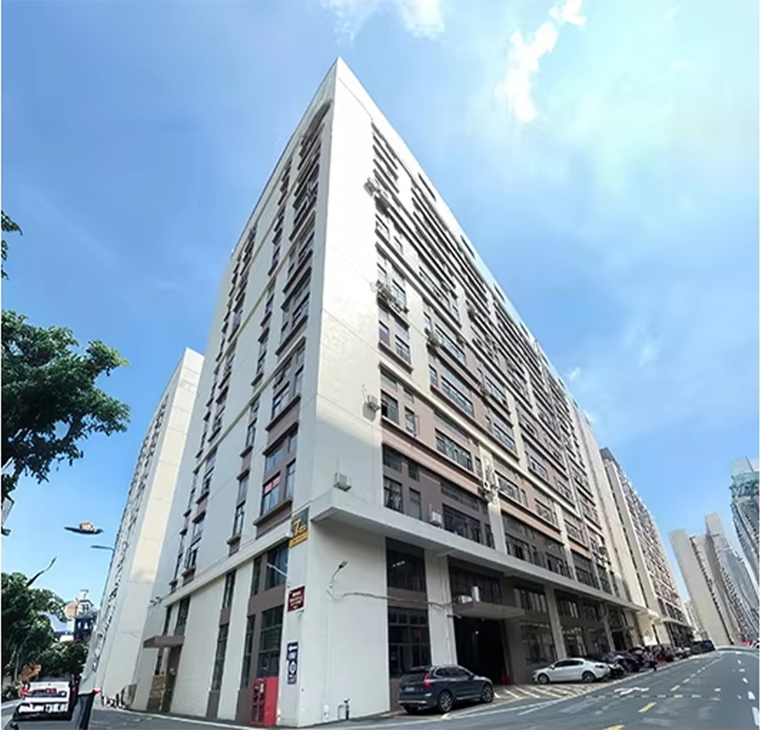 公司位于廣東順德容桂杰森家電工業(yè)園，面積近20000平方米，全自動(dòng)生產(chǎn)車(chē)間,配備有國(guó)際專(zhuān)業(yè)水平的生產(chǎn)技術(shù)人員和檢驗(yàn)、檢測(cè)設(shè)備，具有年產(chǎn)近100萬(wàn)臺(tái)油煙機(jī)、燃?xì)庠罹摺崴鳌⒓稍罹叩葟N房電器的能力；公司自1999年從事家用吸油煙機(jī)研發(fā)生產(chǎn)，始終走自主研發(fā)生產(chǎn)路線(xiàn)，注重科技創(chuàng)新；經(jīng)過(guò)多年的創(chuàng)業(yè)，積累了豐富的家用抽油煙機(jī)、燃?xì)庠罹摺⑷細(xì)鉄崴骷皟羲鞯葟N房電器產(chǎn)品的生產(chǎn)制造經(jīng)驗(yàn)。